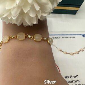 Authentic jade bracelet in silver 925 settings